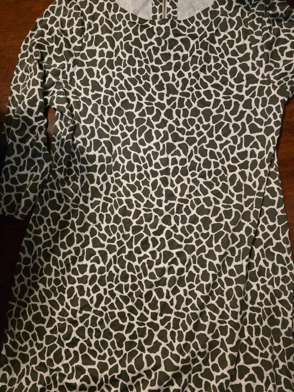Tommy Bahama Olive & White Giraffe-Print Long Sleeve Dress